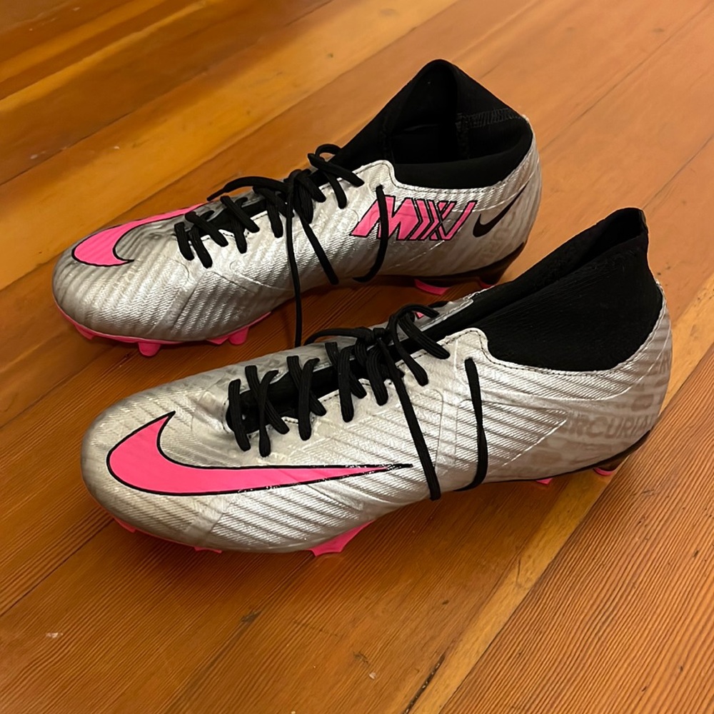 Nike Zoom Mercurial Superfly 9 Soccer Cleats - Size US 7.5, EUR 40.5